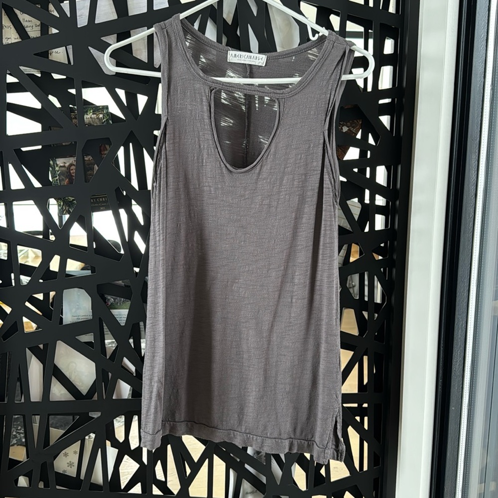 sleeveless tank